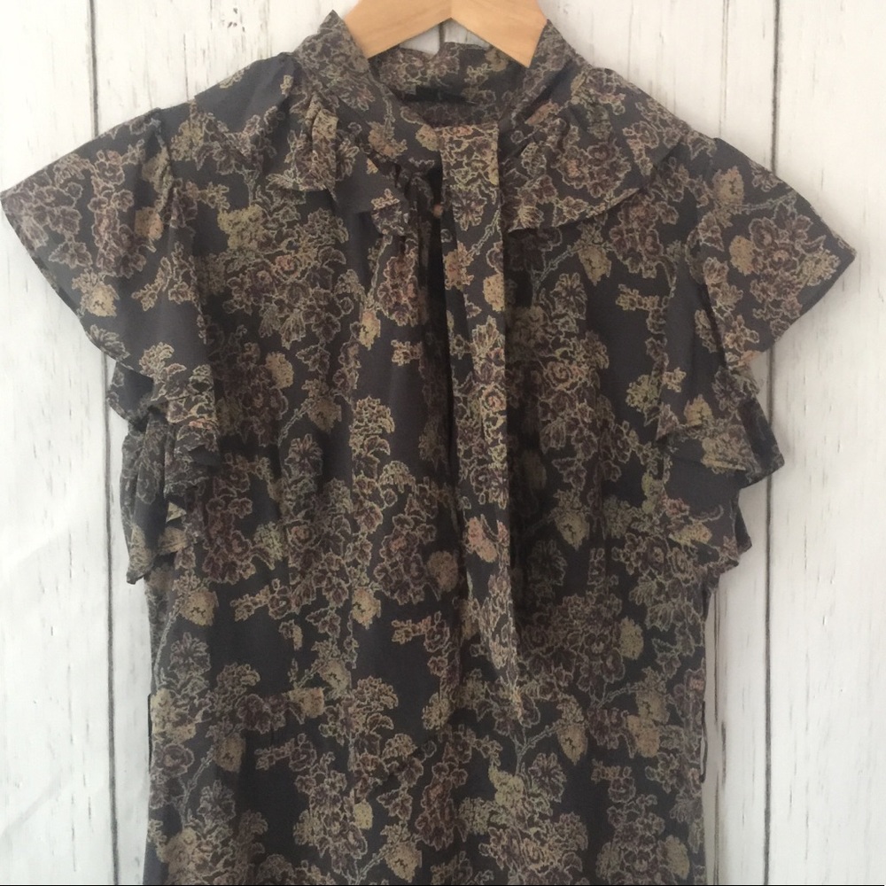 Theory silk ruffle tie button front floral feminin